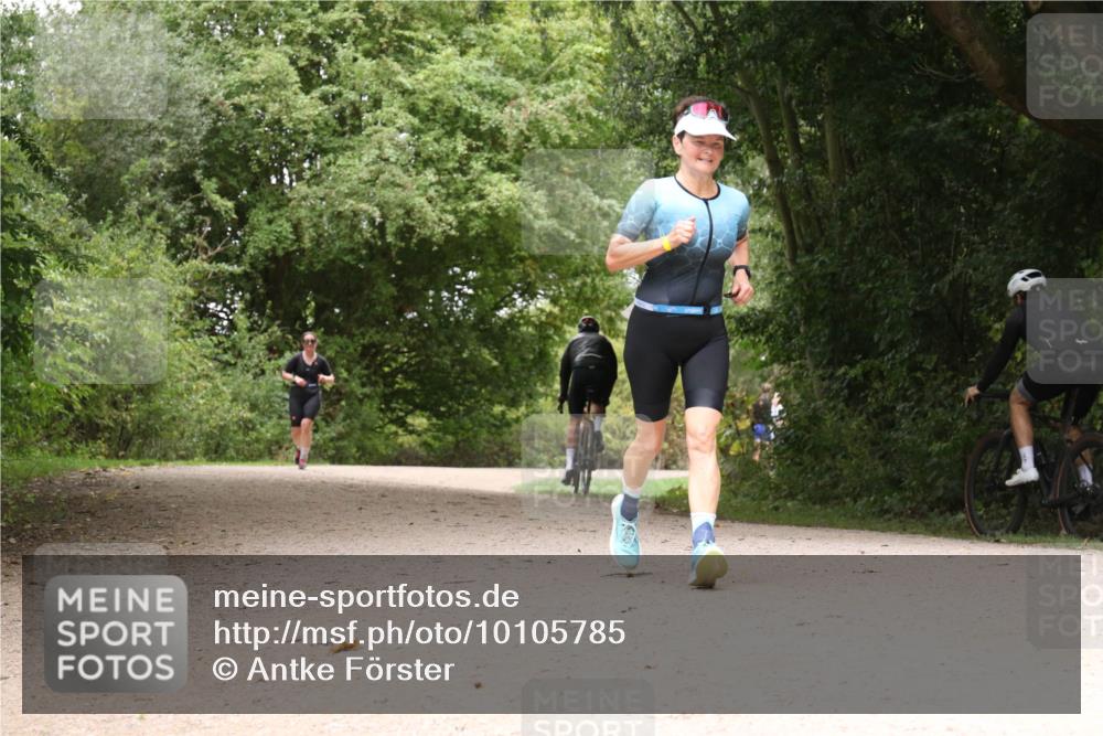 30.08.2026 - Elbe Triathlon Hamburg Antke Förster http://msf.ph/oto/10105785 30.08.2026 12:15:13 Laufen  meine-sportfotos.de