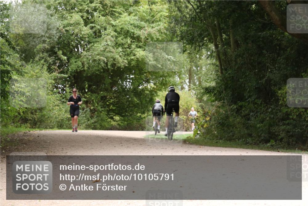 30.08.2026 - Elbe Triathlon Hamburg Antke Förster http://msf.ph/oto/10105791 30.08.2026 12:15:16 Laufen  meine-sportfotos.de