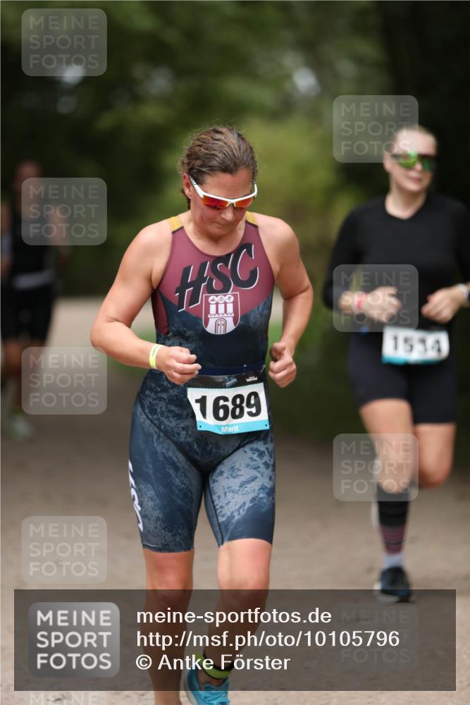 30.08.2026 - Elbe Triathlon Hamburg Antke Förster http://msf.ph/oto/10105796 30.08.2026 12:09:00 Laufen 1689, 1534 meine-sportfotos.de