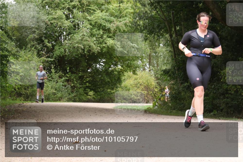 30.08.2026 - Elbe Triathlon Hamburg Antke Förster http://msf.ph/oto/10105797 30.08.2026 12:15:27 Laufen 1521 meine-sportfotos.de