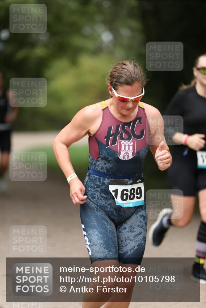 30.08.2026 - Elbe Triathlon Hamburg Antke Förster http://msf.ph/oto/10105798 30.08.2026 12:09:00 Laufen 1689 meine-sportfotos.de