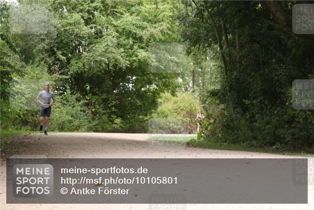 30.08.2026 - Elbe Triathlon Hamburg Antke Förster http://msf.ph/oto/10105801 30.08.2026 12:15:29 Laufen 4521 meine-sportfotos.de
