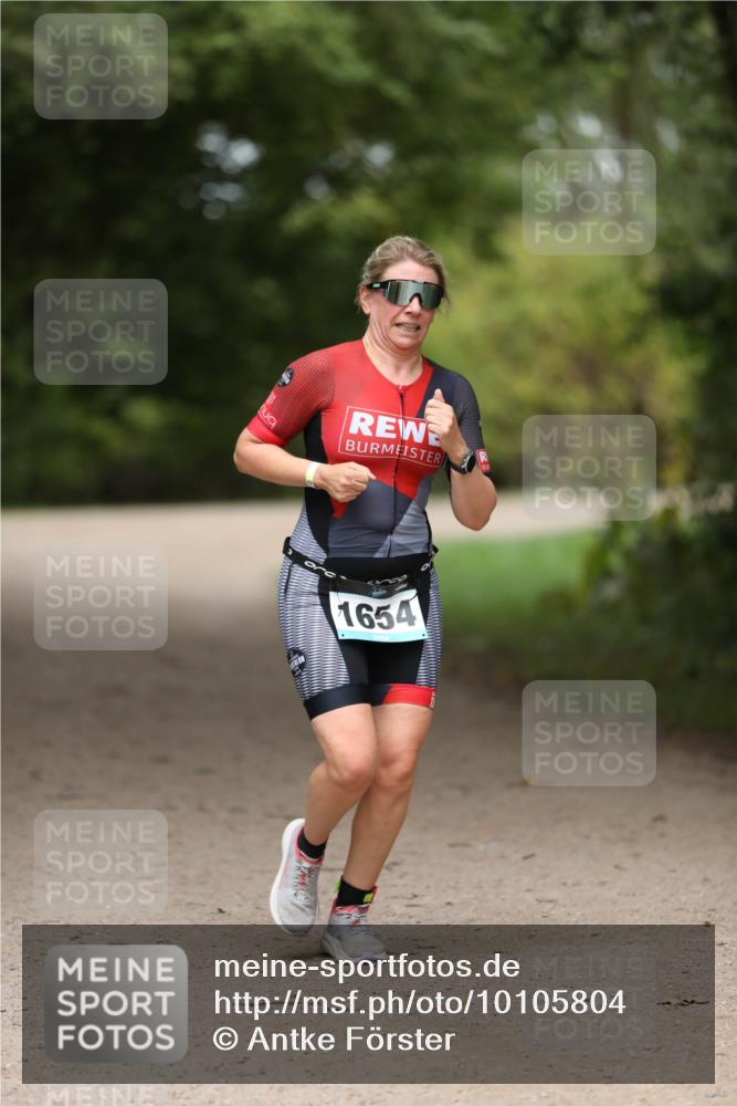 30.08.2026 - Elbe Triathlon Hamburg Antke Förster http://msf.ph/oto/10105804 30.08.2026 12:09:05 Laufen 1654 meine-sportfotos.de