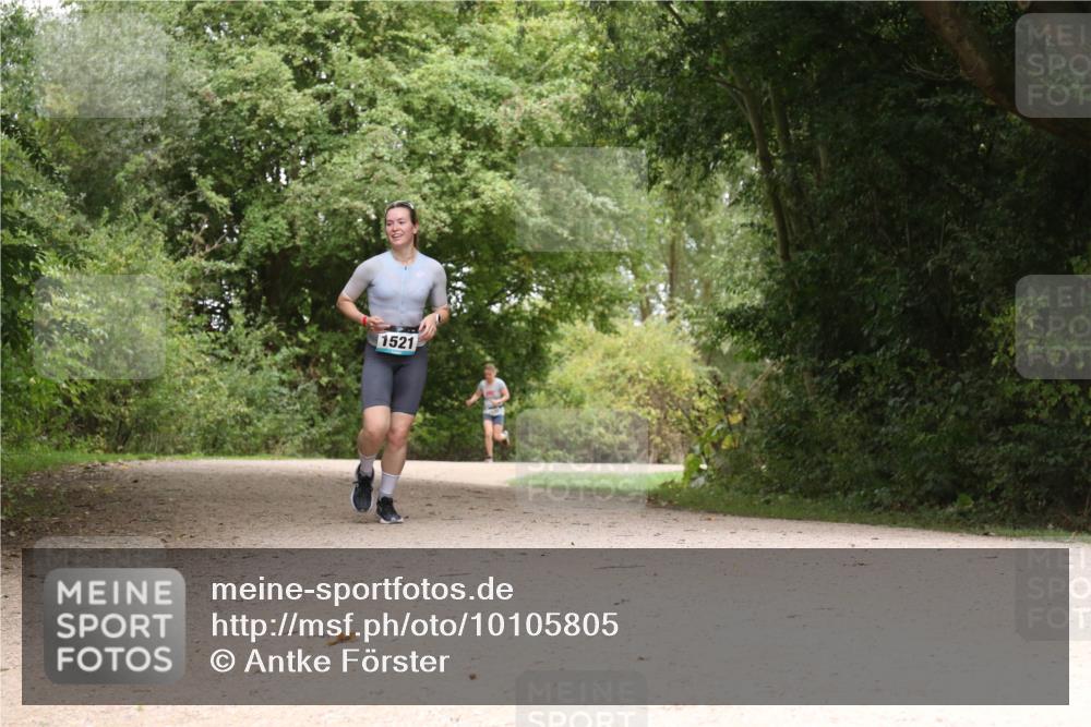 30.08.2026 - Elbe Triathlon Hamburg Antke Förster http://msf.ph/oto/10105805 30.08.2026 12:15:33 Laufen 1521 meine-sportfotos.de