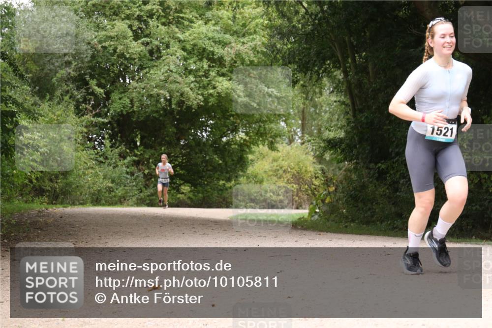 30.08.2026 - Elbe Triathlon Hamburg Antke Förster http://msf.ph/oto/10105811 30.08.2026 12:15:36 Laufen 1521 meine-sportfotos.de