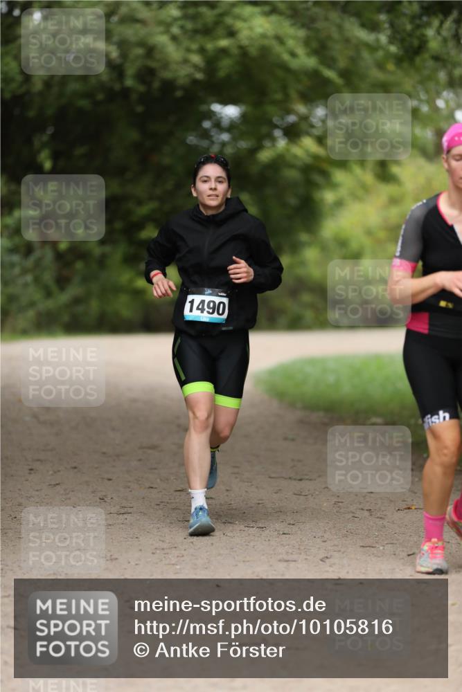 30.08.2026 - Elbe Triathlon Hamburg Antke Förster http://msf.ph/oto/10105816 30.08.2026 12:09:27 Laufen 1490 meine-sportfotos.de