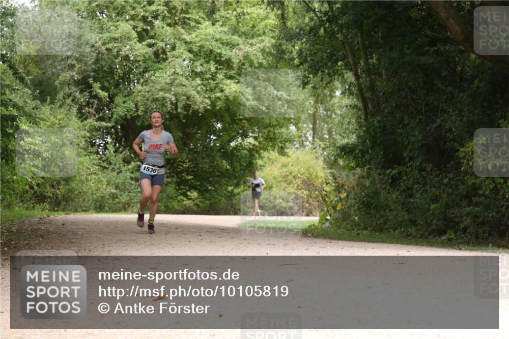 30.08.2026 - Elbe Triathlon Hamburg Antke Förster http://msf.ph/oto/10105819 30.08.2026 12:15:45 Laufen 1530 meine-sportfotos.de