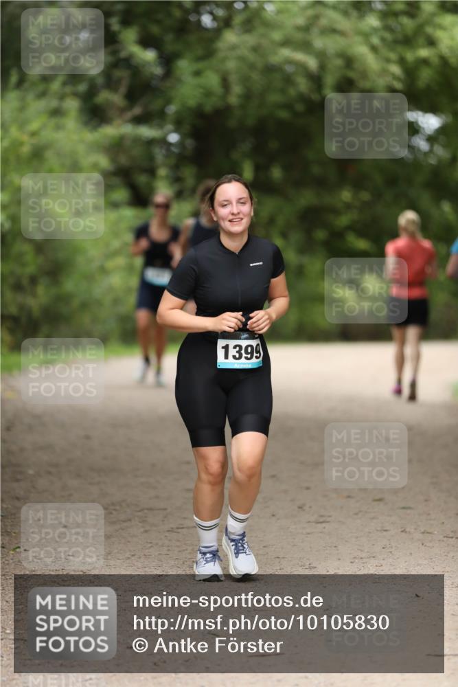30.08.2026 - Elbe Triathlon Hamburg Antke Förster http://msf.ph/oto/10105830 30.08.2026 12:09:53 Laufen 1399 meine-sportfotos.de