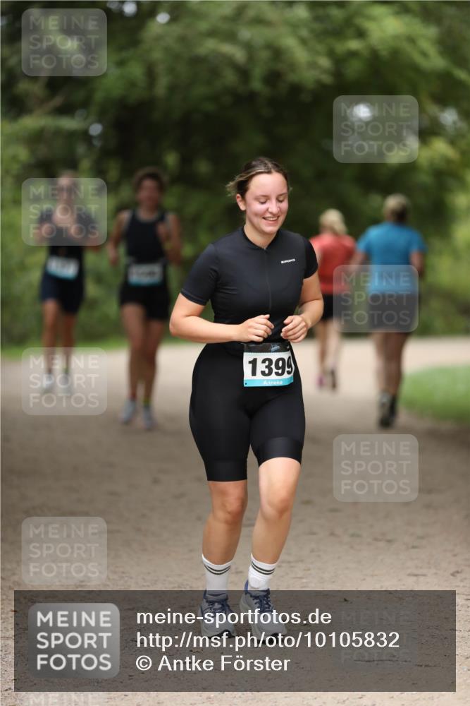 30.08.2026 - Elbe Triathlon Hamburg Antke Förster http://msf.ph/oto/10105832 30.08.2026 12:09:54 Laufen 1399 meine-sportfotos.de