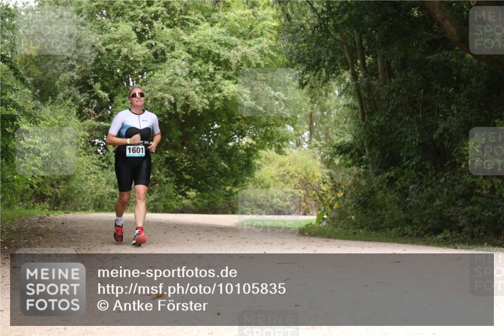 30.08.2026 - Elbe Triathlon Hamburg Antke Förster http://msf.ph/oto/10105835 30.08.2026 12:15:59 Laufen 1601 meine-sportfotos.de