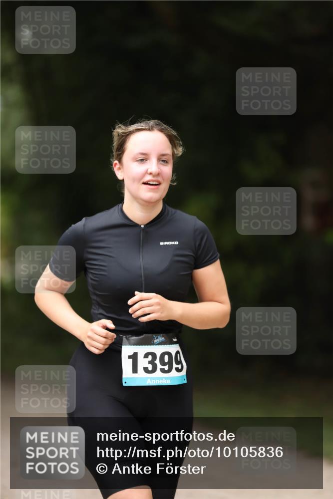 30.08.2026 - Elbe Triathlon Hamburg Antke Förster http://msf.ph/oto/10105836 30.08.2026 12:09:55 Laufen 1399 meine-sportfotos.de