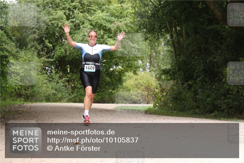 30.08.2026 - Elbe Triathlon Hamburg Antke Förster http://msf.ph/oto/10105837 30.08.2026 12:15:59 Laufen 1601 meine-sportfotos.de