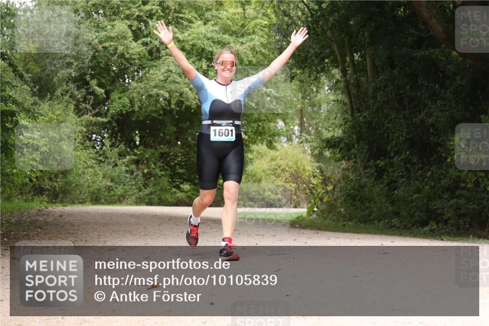 30.08.2026 - Elbe Triathlon Hamburg Antke Förster http://msf.ph/oto/10105839 30.08.2026 12:16:00 Laufen 1601 meine-sportfotos.de