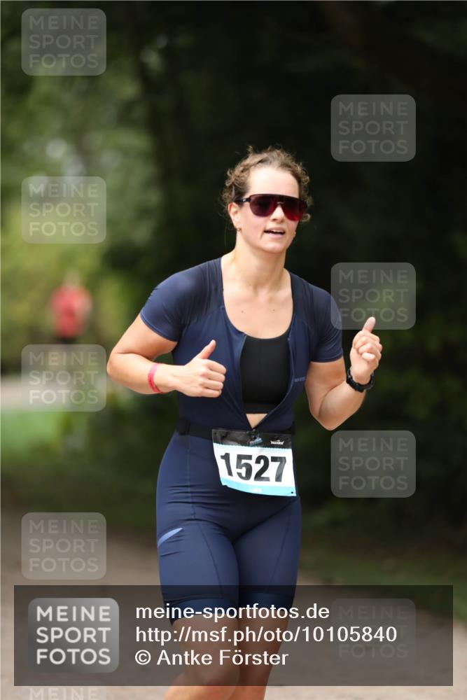 30.08.2026 - Elbe Triathlon Hamburg Antke Förster http://msf.ph/oto/10105840 30.08.2026 12:10:01 Laufen 1527 meine-sportfotos.de