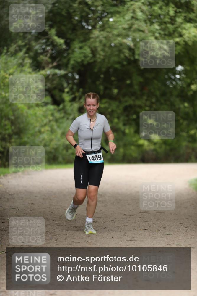 30.08.2026 - Elbe Triathlon Hamburg Antke Förster http://msf.ph/oto/10105846 30.08.2026 12:10:26 Laufen 1409 meine-sportfotos.de
