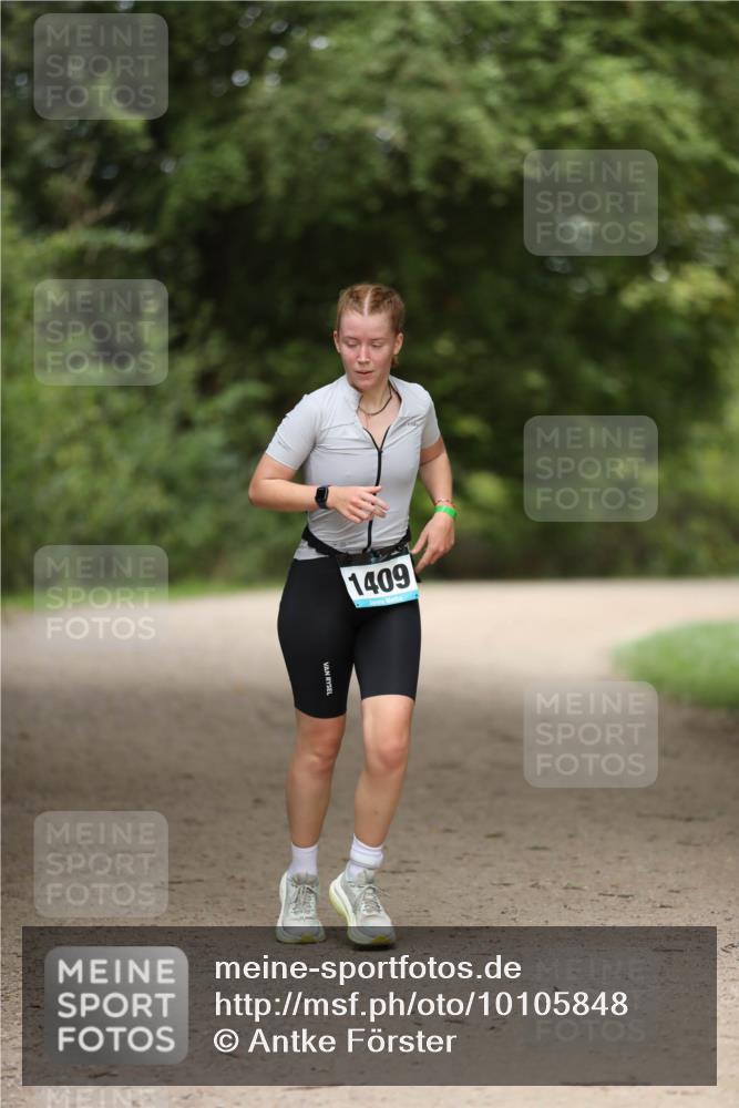 30.08.2026 - Elbe Triathlon Hamburg Antke Förster http://msf.ph/oto/10105848 30.08.2026 12:10:27 Laufen 1409 meine-sportfotos.de