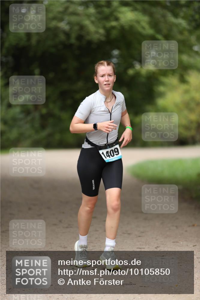 30.08.2026 - Elbe Triathlon Hamburg Antke Förster http://msf.ph/oto/10105850 30.08.2026 12:10:27 Laufen 1409 meine-sportfotos.de