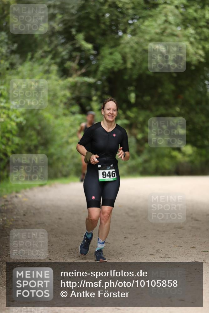 30.08.2026 - Elbe Triathlon Hamburg Antke Förster http://msf.ph/oto/10105858 30.08.2026 12:10:53 Laufen 946 meine-sportfotos.de