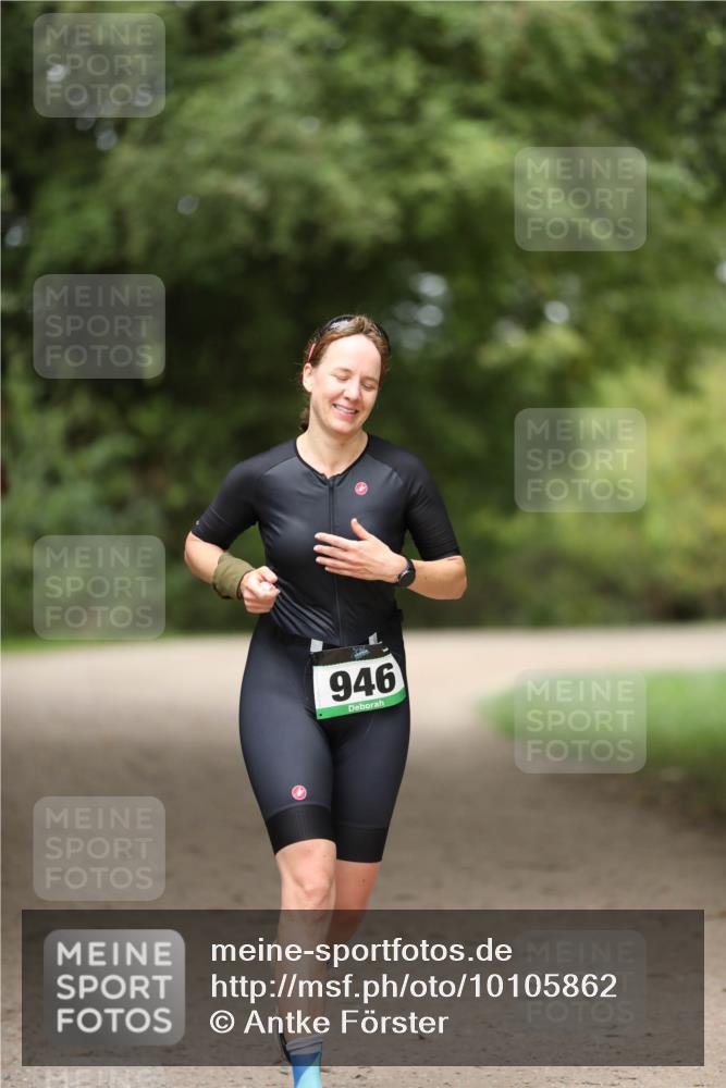 30.08.2026 - Elbe Triathlon Hamburg Antke Förster http://msf.ph/oto/10105862 30.08.2026 12:10:54 Laufen 946 meine-sportfotos.de