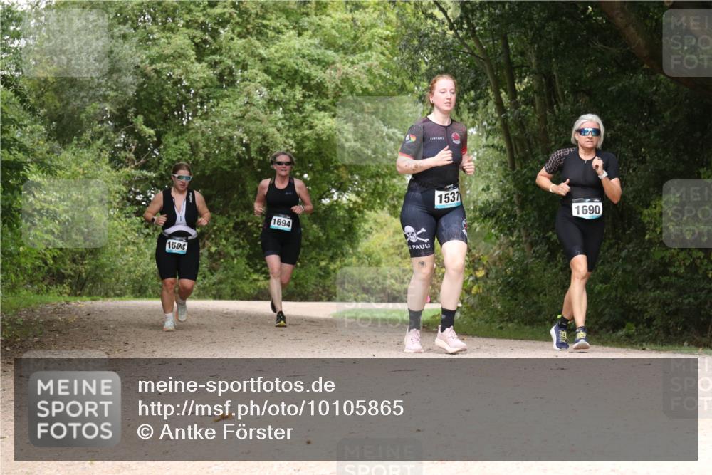 30.08.2026 - Elbe Triathlon Hamburg Antke Förster http://msf.ph/oto/10105865 30.08.2026 12:16:35 Laufen 1504, 1694, 1537, 1690 meine-sportfotos.de