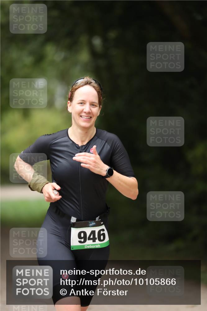 30.08.2026 - Elbe Triathlon Hamburg Antke Förster http://msf.ph/oto/10105866 30.08.2026 12:10:55 Laufen 946 meine-sportfotos.de