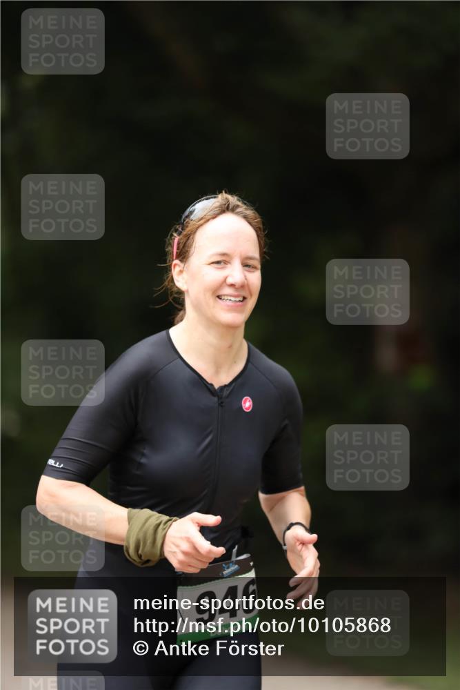 30.08.2026 - Elbe Triathlon Hamburg Antke Förster http://msf.ph/oto/10105868 30.08.2026 12:10:56 Laufen 946 meine-sportfotos.de