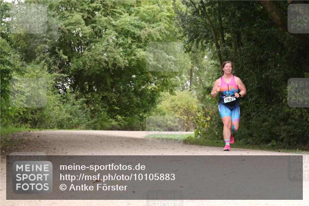 30.08.2026 - Elbe Triathlon Hamburg Antke Förster http://msf.ph/oto/10105883 30.08.2026 12:16:50 Laufen 162 meine-sportfotos.de