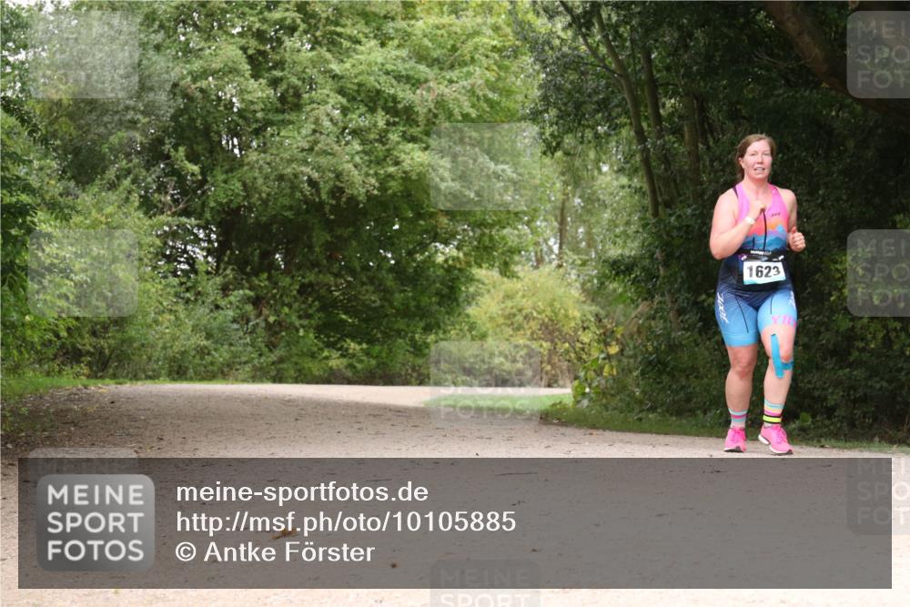 30.08.2026 - Elbe Triathlon Hamburg Antke Förster http://msf.ph/oto/10105885 30.08.2026 12:16:51 Laufen 1623 meine-sportfotos.de