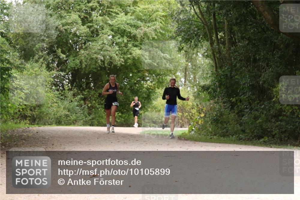 30.08.2026 - Elbe Triathlon Hamburg Antke Förster http://msf.ph/oto/10105899 30.08.2026 12:17:09 Laufen 020 meine-sportfotos.de