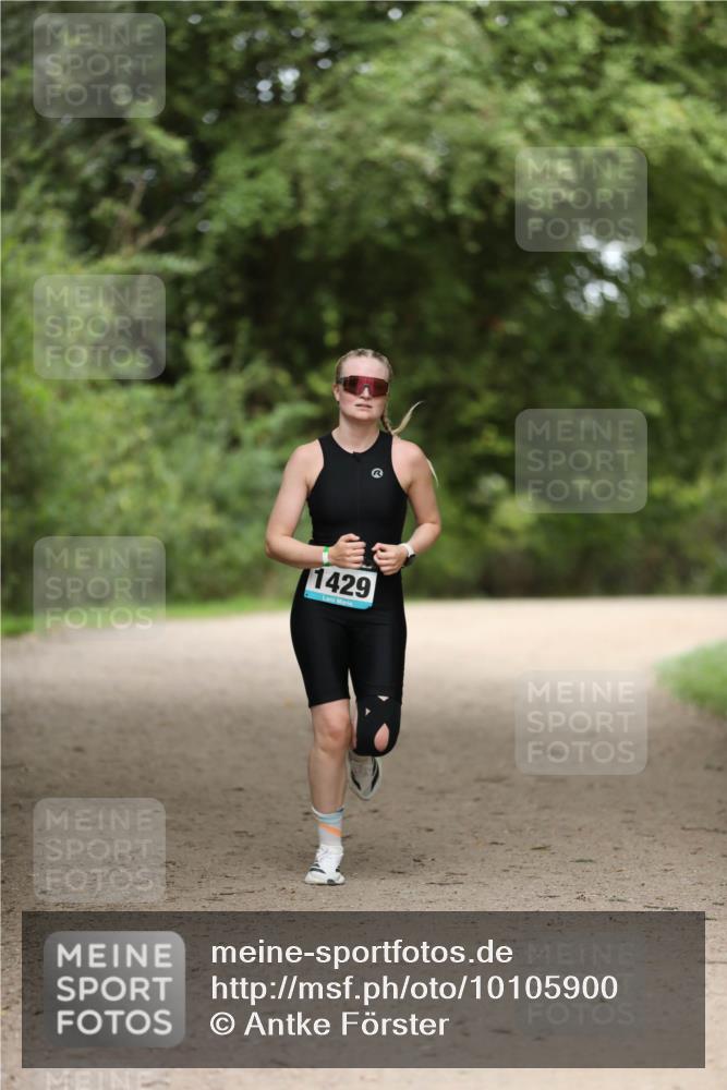 30.08.2026 - Elbe Triathlon Hamburg Antke Förster http://msf.ph/oto/10105900 30.08.2026 12:11:32 Laufen 1429 meine-sportfotos.de