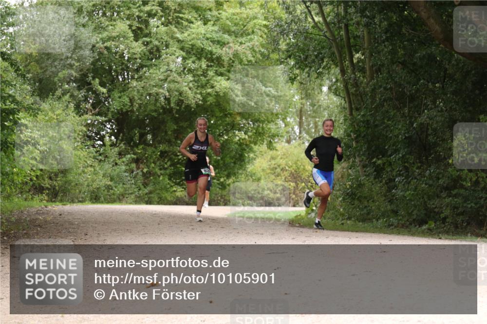 30.08.2026 - Elbe Triathlon Hamburg Antke Förster http://msf.ph/oto/10105901 30.08.2026 12:17:09 Laufen 82 meine-sportfotos.de