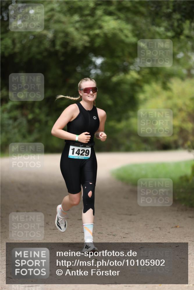 30.08.2026 - Elbe Triathlon Hamburg Antke Förster http://msf.ph/oto/10105902 30.08.2026 12:11:32 Laufen 2, 1429 meine-sportfotos.de