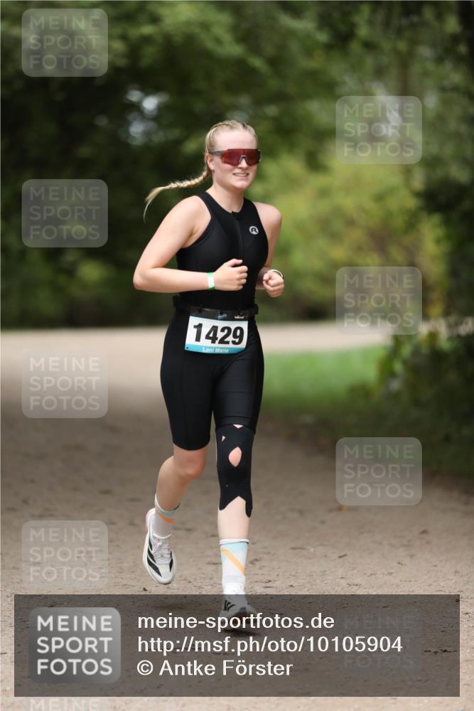 30.08.2026 - Elbe Triathlon Hamburg Antke Förster http://msf.ph/oto/10105904 30.08.2026 12:11:33 Laufen 1429 meine-sportfotos.de