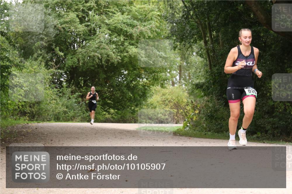 30.08.2026 - Elbe Triathlon Hamburg Antke Förster http://msf.ph/oto/10105907 30.08.2026 12:17:13 Laufen 82 meine-sportfotos.de