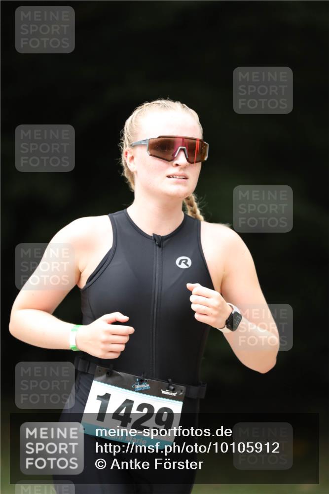 30.08.2026 - Elbe Triathlon Hamburg Antke Förster http://msf.ph/oto/10105912 30.08.2026 12:11:36 Laufen 1429 meine-sportfotos.de
