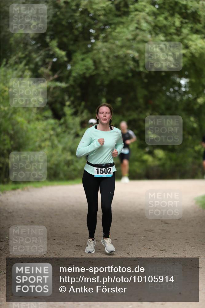 30.08.2026 - Elbe Triathlon Hamburg Antke Förster http://msf.ph/oto/10105914 30.08.2026 12:11:58 Laufen 1502 meine-sportfotos.de
