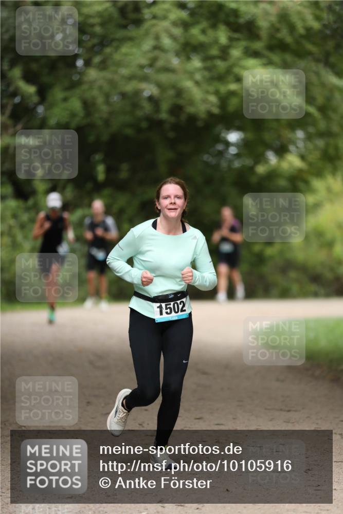 30.08.2026 - Elbe Triathlon Hamburg Antke Förster http://msf.ph/oto/10105916 30.08.2026 12:11:59 Laufen 1502 meine-sportfotos.de