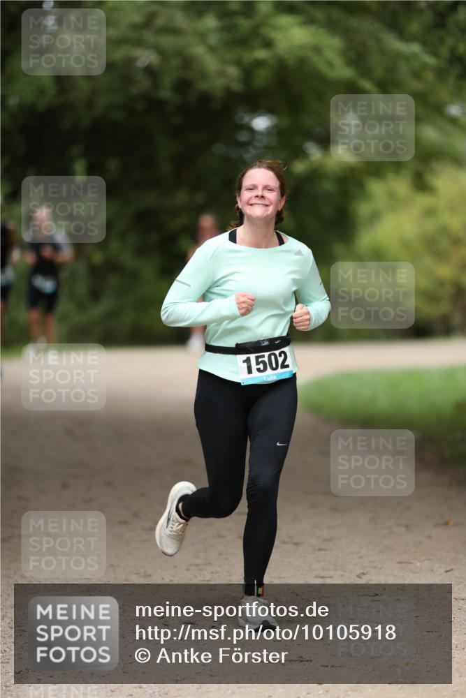30.08.2026 - Elbe Triathlon Hamburg Antke Förster http://msf.ph/oto/10105918 30.08.2026 12:11:59 Laufen 1502 meine-sportfotos.de