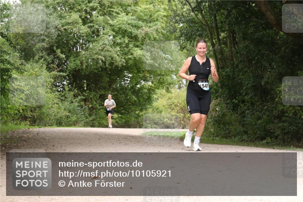 30.08.2026 - Elbe Triathlon Hamburg Antke Förster http://msf.ph/oto/10105921 30.08.2026 12:17:23 Laufen 541 meine-sportfotos.de
