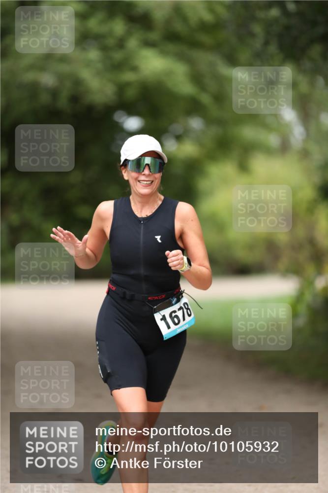 30.08.2026 - Elbe Triathlon Hamburg Antke Förster http://msf.ph/oto/10105932 30.08.2026 12:12:06 Laufen 1678 meine-sportfotos.de