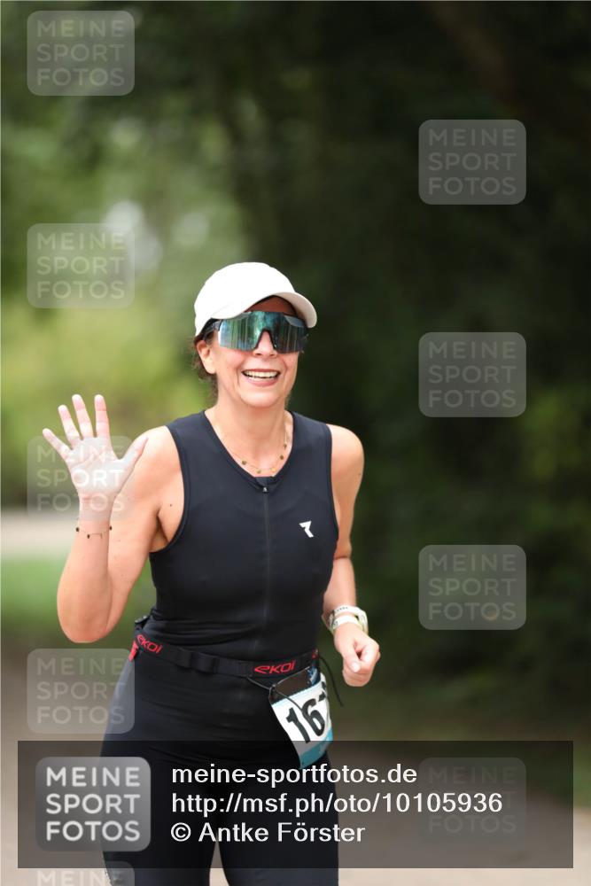 30.08.2026 - Elbe Triathlon Hamburg Antke Förster http://msf.ph/oto/10105936 30.08.2026 12:12:07 Laufen 16, 7 meine-sportfotos.de
