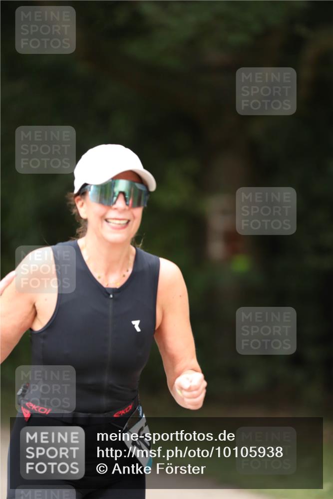 30.08.2026 - Elbe Triathlon Hamburg Antke Förster http://msf.ph/oto/10105938 30.08.2026 12:12:07 Laufen  meine-sportfotos.de