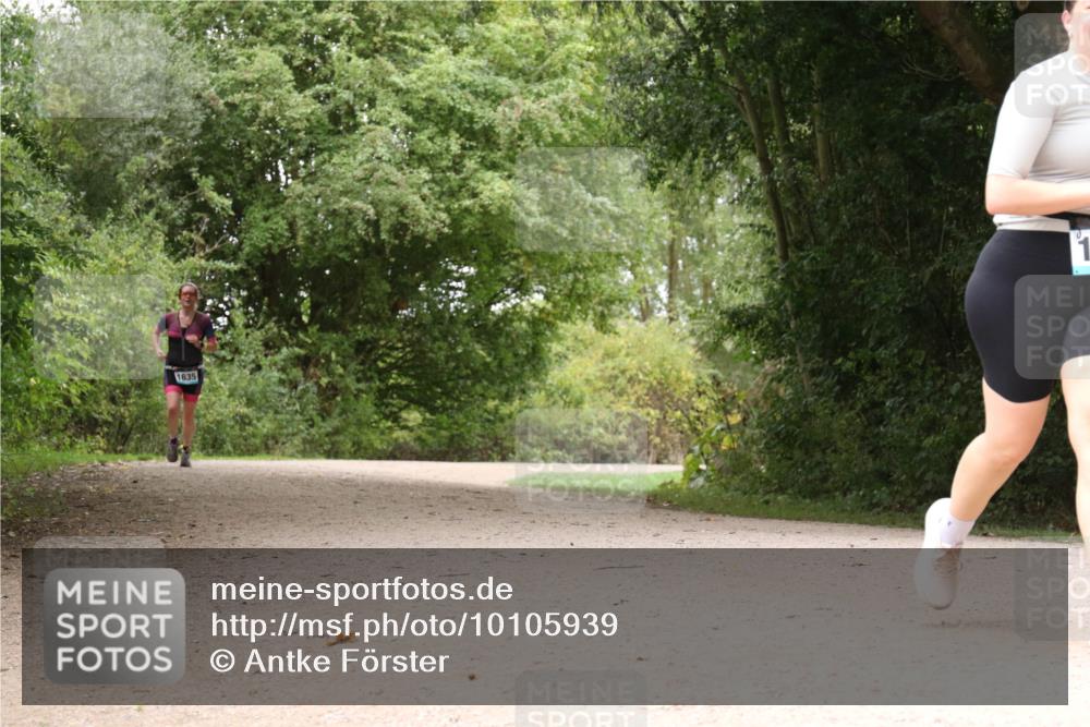 30.08.2026 - Elbe Triathlon Hamburg Antke Förster http://msf.ph/oto/10105939 30.08.2026 12:17:38 Laufen 1635 meine-sportfotos.de