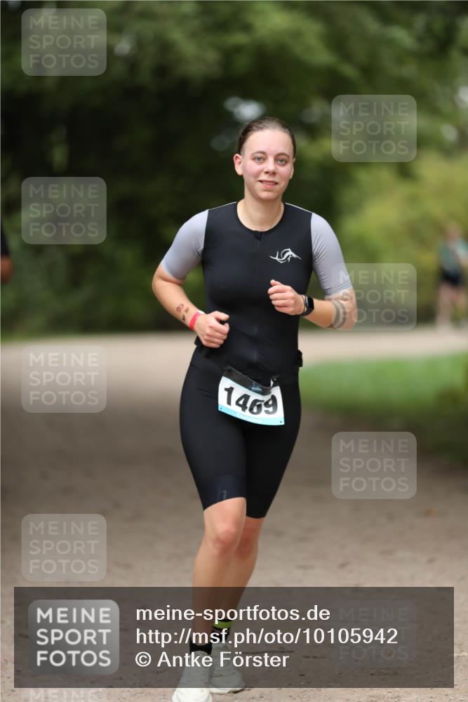 30.08.2026 - Elbe Triathlon Hamburg Antke Förster http://msf.ph/oto/10105942 30.08.2026 12:12:10 Laufen 1469 meine-sportfotos.de