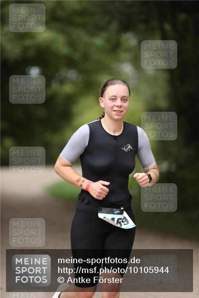 30.08.2026 - Elbe Triathlon Hamburg Antke Förster http://msf.ph/oto/10105944 30.08.2026 12:12:10 Laufen 69 meine-sportfotos.de