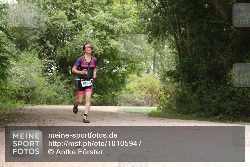 30.08.2026 - Elbe Triathlon Hamburg Antke Förster http://msf.ph/oto/10105947 30.08.2026 12:17:42 Laufen 1635 meine-sportfotos.de