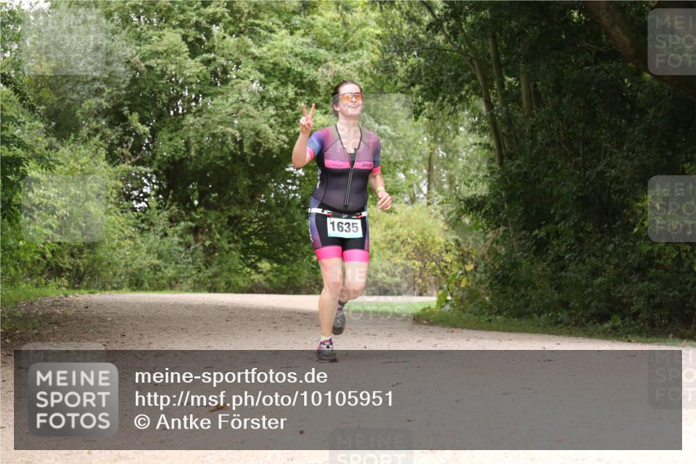 30.08.2026 - Elbe Triathlon Hamburg Antke Förster http://msf.ph/oto/10105951 30.08.2026 12:17:43 Laufen 1635 meine-sportfotos.de