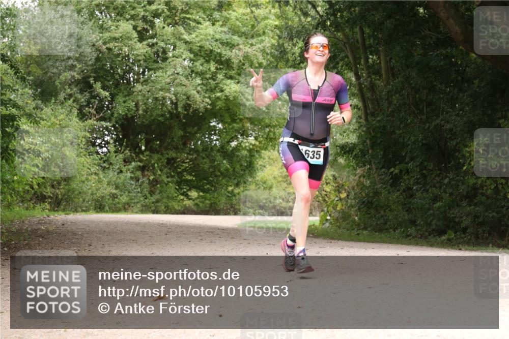30.08.2026 - Elbe Triathlon Hamburg Antke Förster http://msf.ph/oto/10105953 30.08.2026 12:17:44 Laufen 635 meine-sportfotos.de