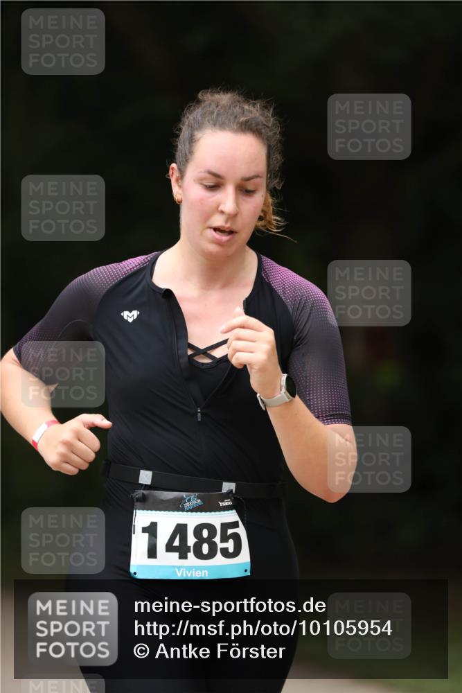 30.08.2026 - Elbe Triathlon Hamburg Antke Förster http://msf.ph/oto/10105954 30.08.2026 12:12:13 Laufen 1485 meine-sportfotos.de