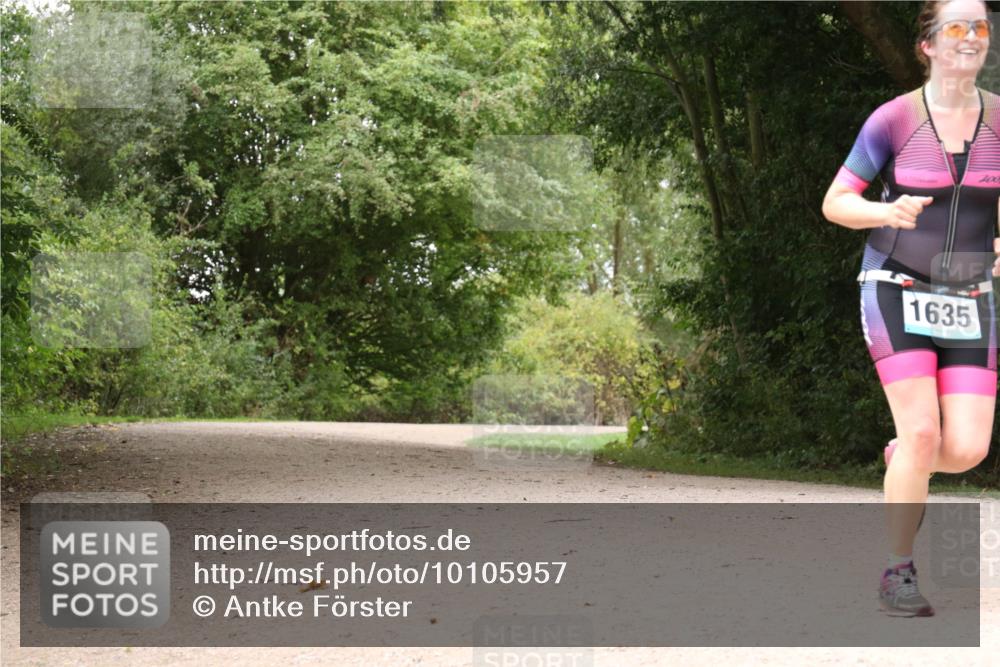 30.08.2026 - Elbe Triathlon Hamburg Antke Förster http://msf.ph/oto/10105957 30.08.2026 12:17:44 Laufen 1635 meine-sportfotos.de
